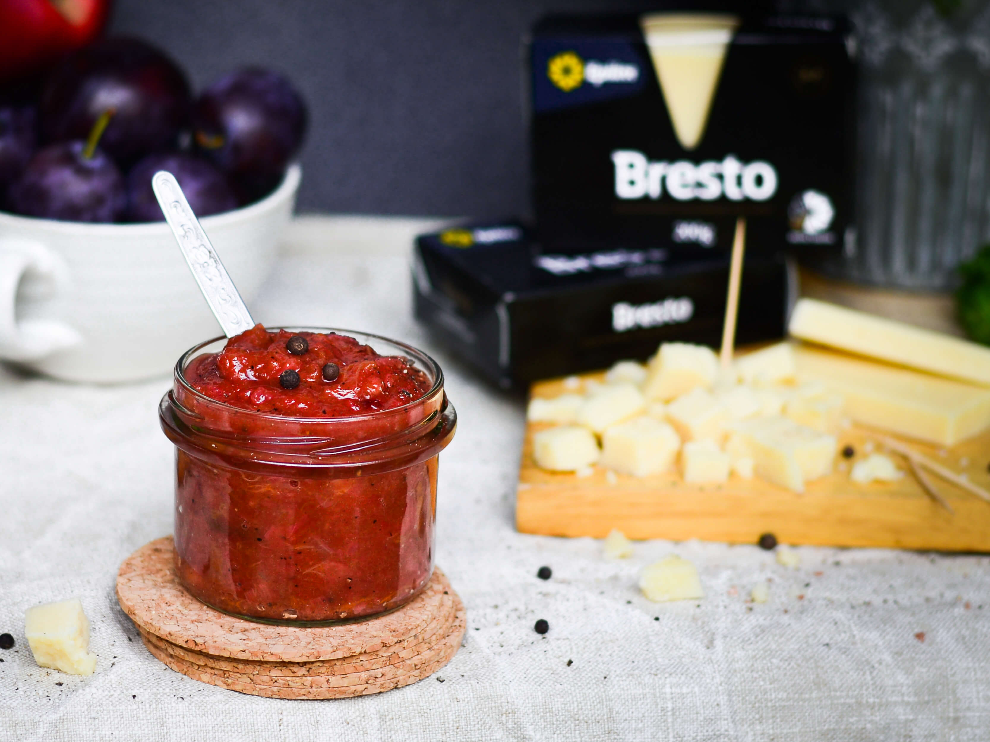 Spiced plum and apple jam for cheese : E-piim